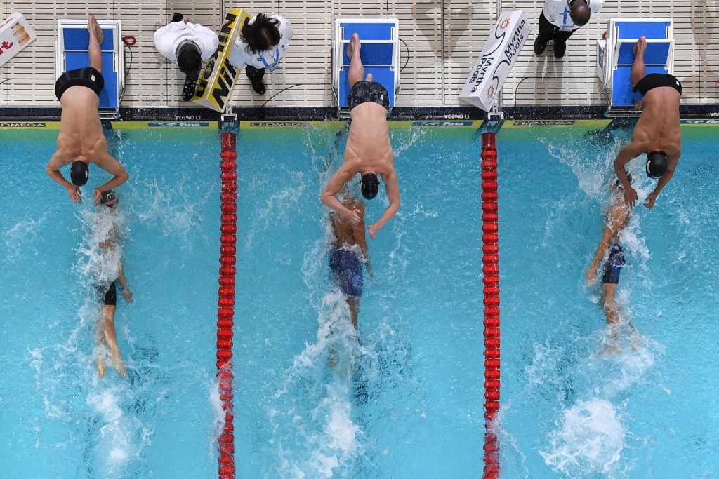 ว่ายน้ำในไตรกีฬา (Triathlon)